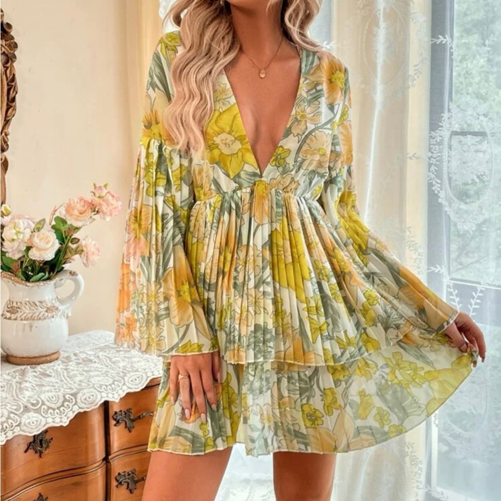 Floral print plunge dress pleated layered hem chiffon dress